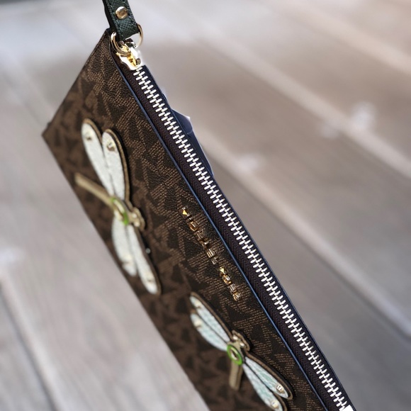 Michael Kors jet set travel monogramLG zip clutch - Picture 4 of 8